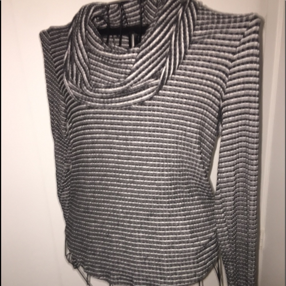 🎉 Host Pick 6/29 🎉 Lucky Brand size Small Petite black gray white‎ striped